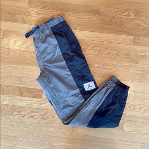 Jordan Essentials Women’s Woven Pants